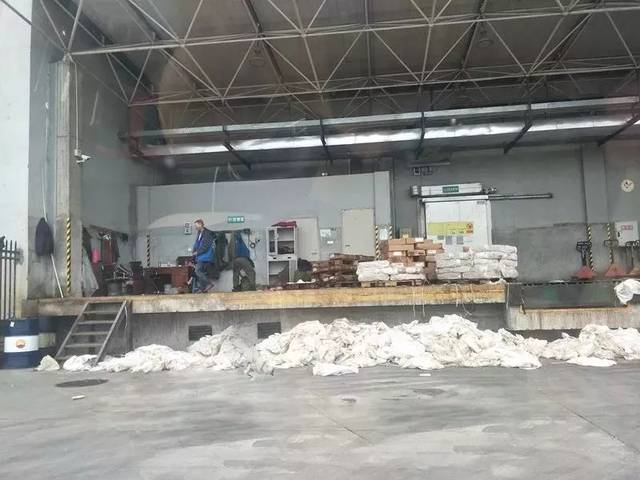 走私冻肉暗流涌动 重庆两大市场90%商户涉案,每日数千吨流向西南